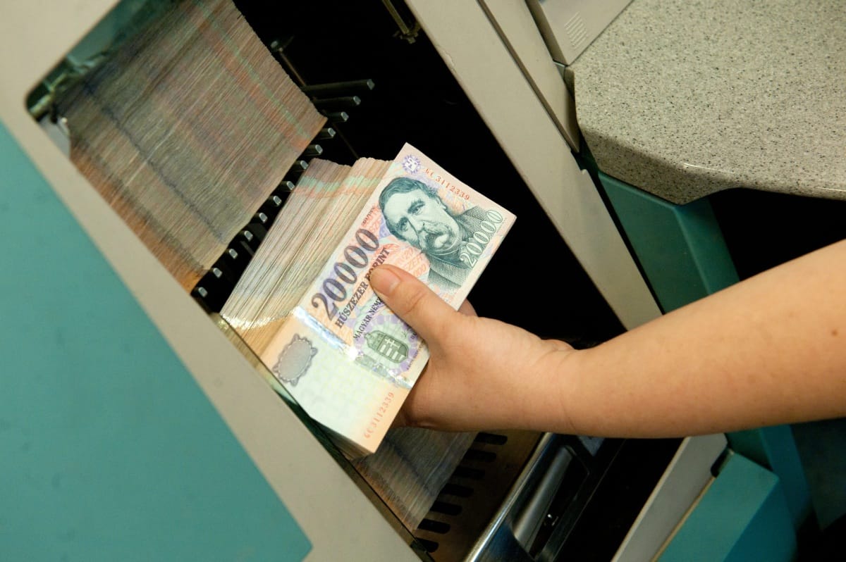 219 200 forint – a KSH szerint ennyi egy gyermektelen adózó átlagos nettója