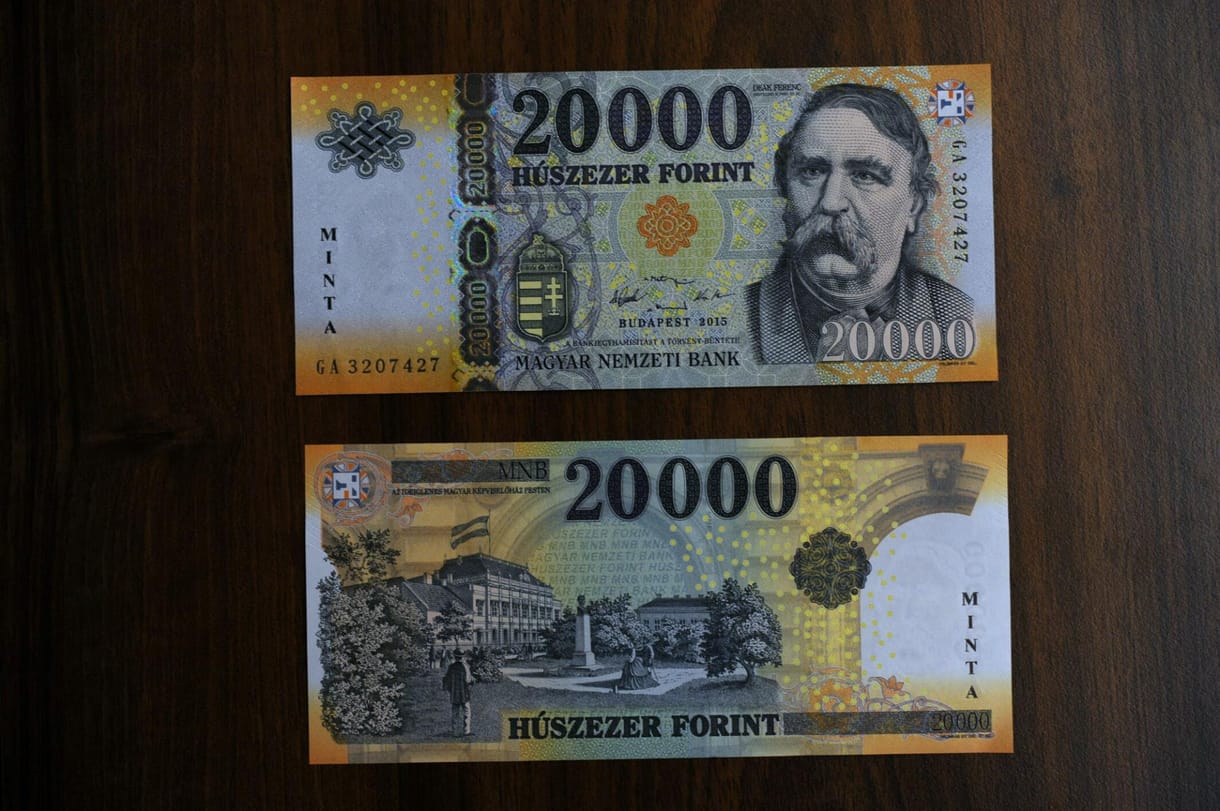 Hétfőn jön az új húszezres