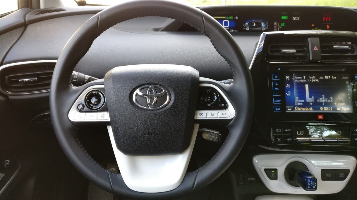 Meglepő bejelentés: nagy fába vágja a fejszéjét a Toyota