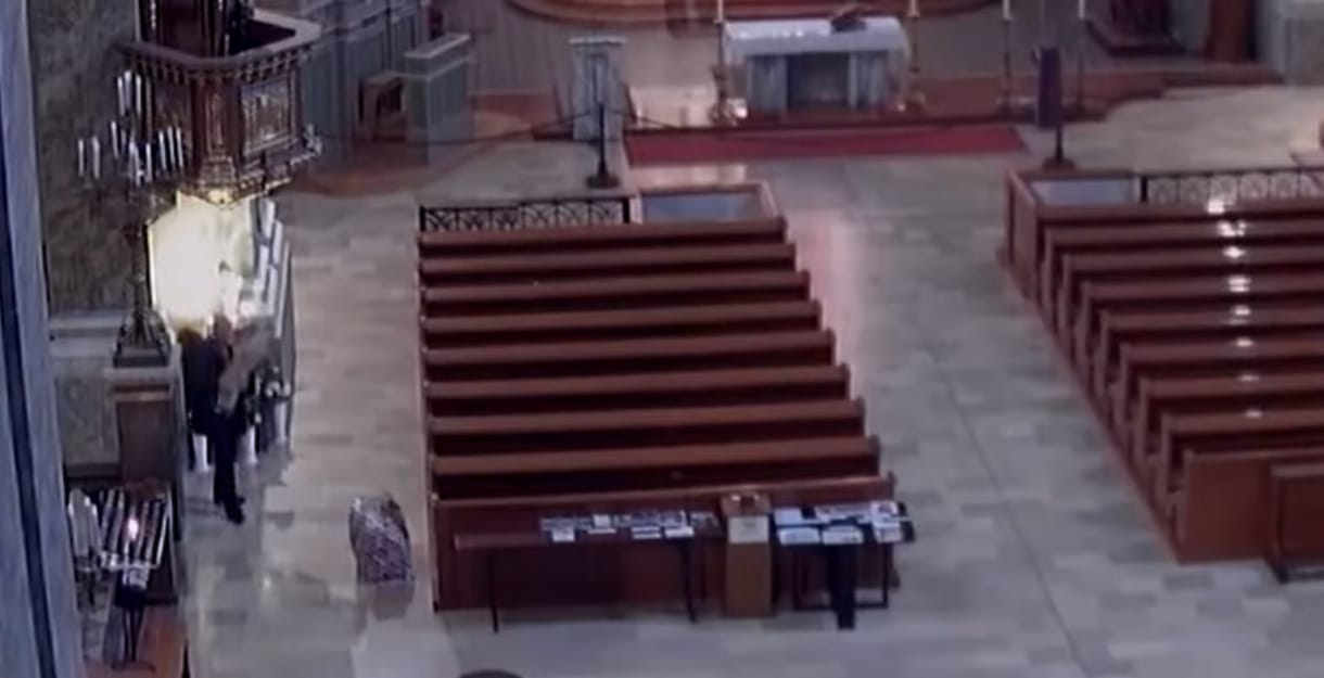 Faragott Szűz Máriát lopott valaki egy VI. kerületi templomból – videó