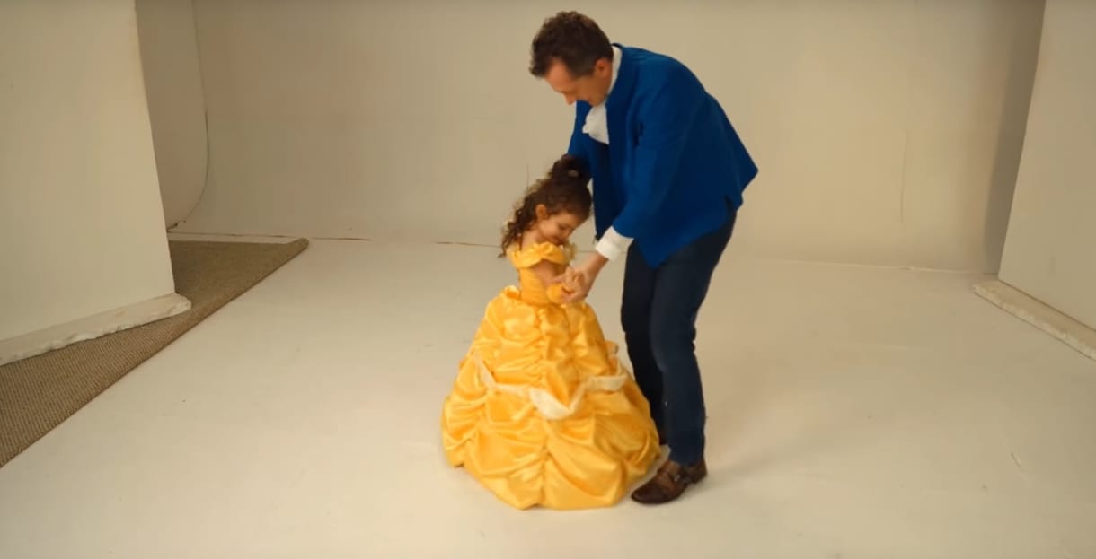 Videó: Elképesztő Valentin-napi meglepetést kapott egy 3 éves kislány az apukájától