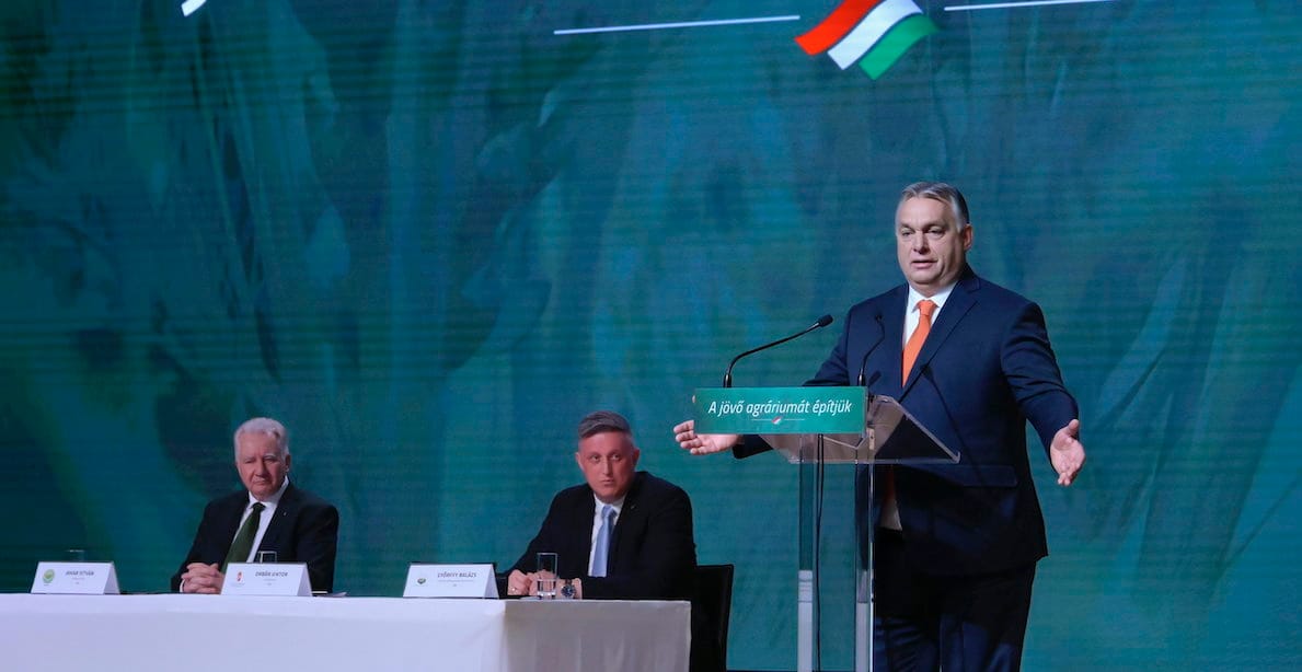Sorosozott, kommunistázott, migránsozott Orbán első beszédében a háború kitörése után