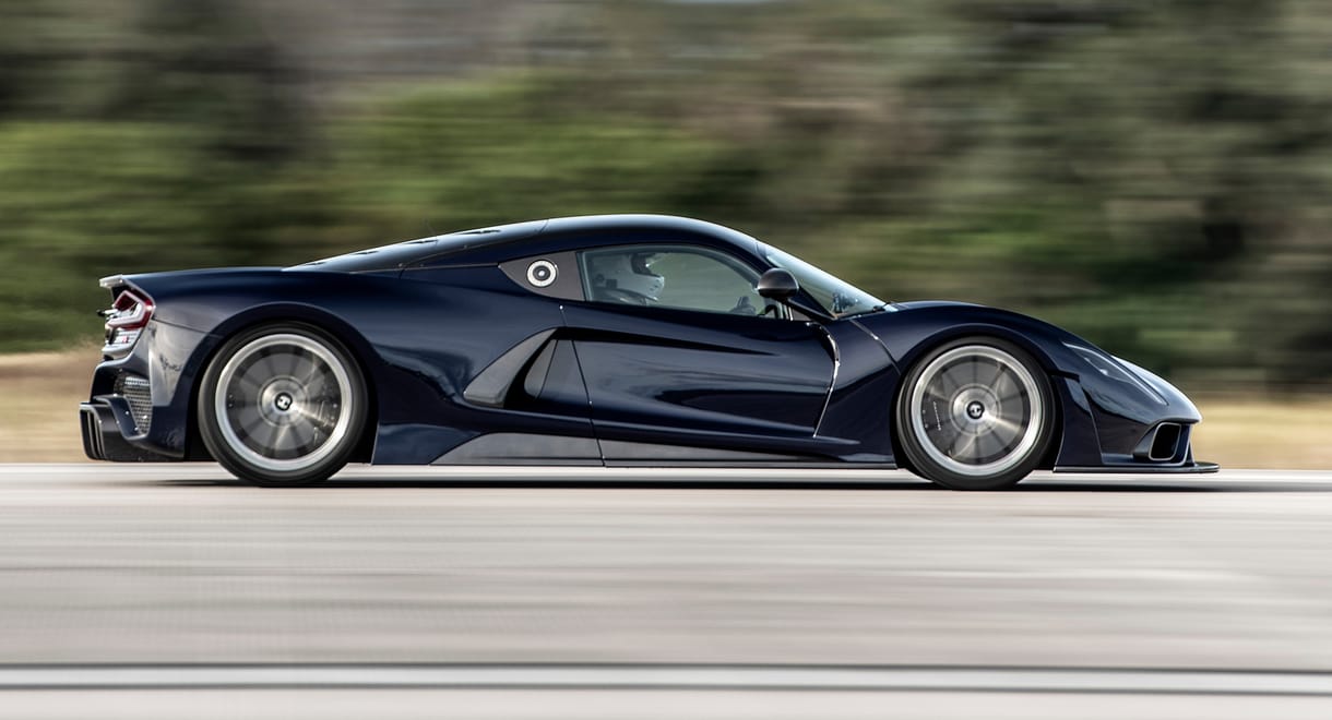 437 km/h-s tempóval száguldott a világ egyik leggyorsabb autójának ígért Venom F5
