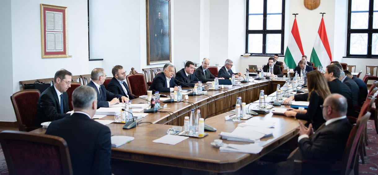 Semjén Zsolt kereste tavaly a legkevesebbet a kormánytagok közül, Orbán szintén sereghajtó, a honvédelmi miniszter ellenben köröket ver mindenkire