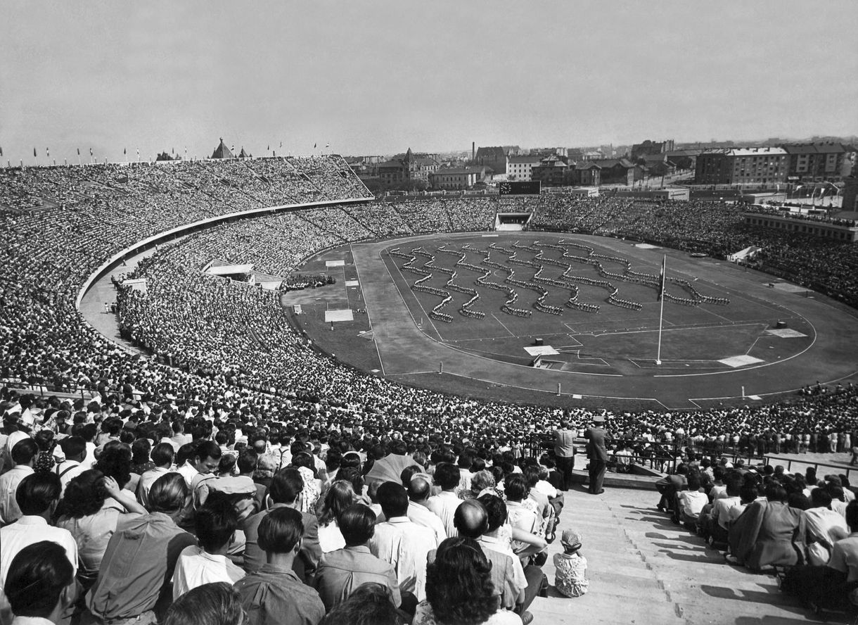 Rákositól Orbánig, Öcsitől Dzsudzsiig – a nagy stadionsztori 