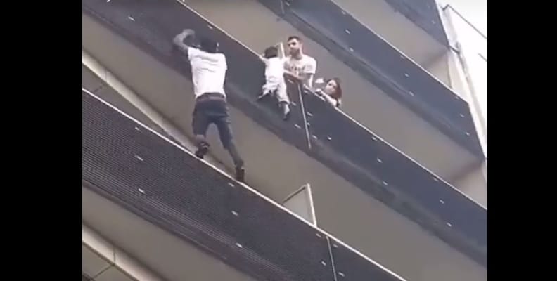 Megkapta a francia állampolgárságot a 