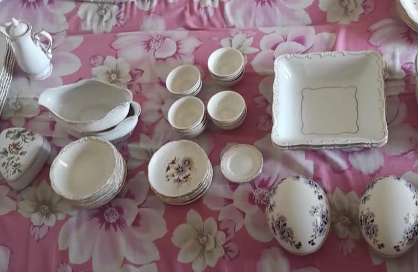 Egy éven át lopták a Zsolnay porcelánokat a New York kávéházból