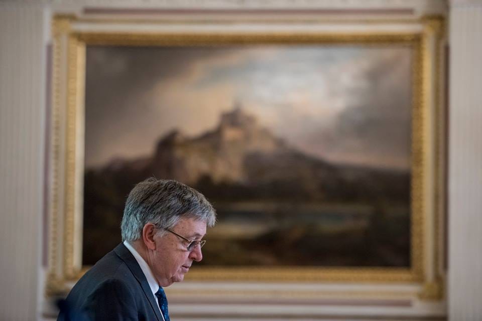 Szakszervezettel és angol nyelvű könyvekkel harcolna az Akadémia a kormány ellen