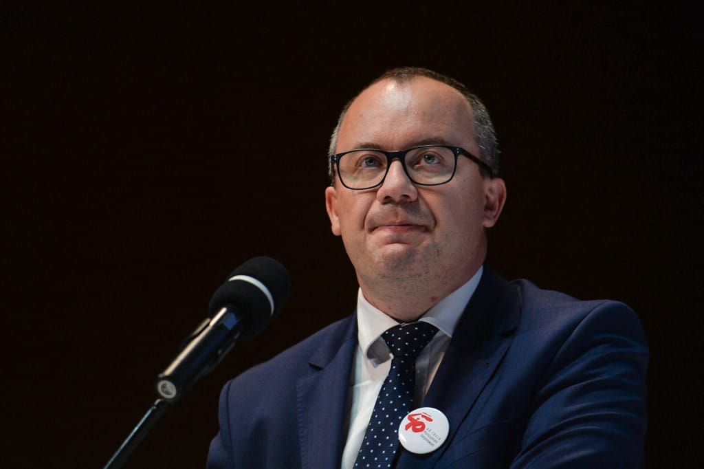 Eltávolítják a lengyel ombudsmant