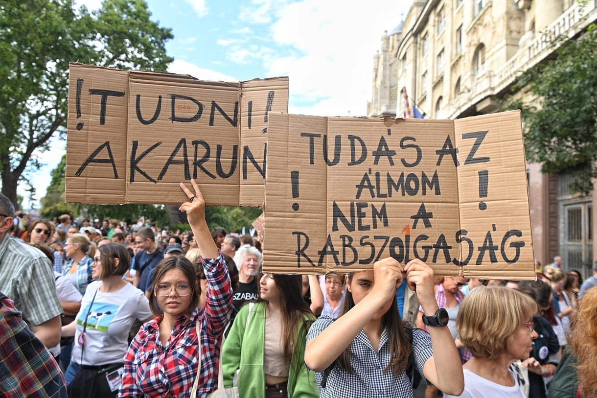 Élőláncot vonnak a tanárok hétfő reggel a Herman Ottó Gimnázium köré