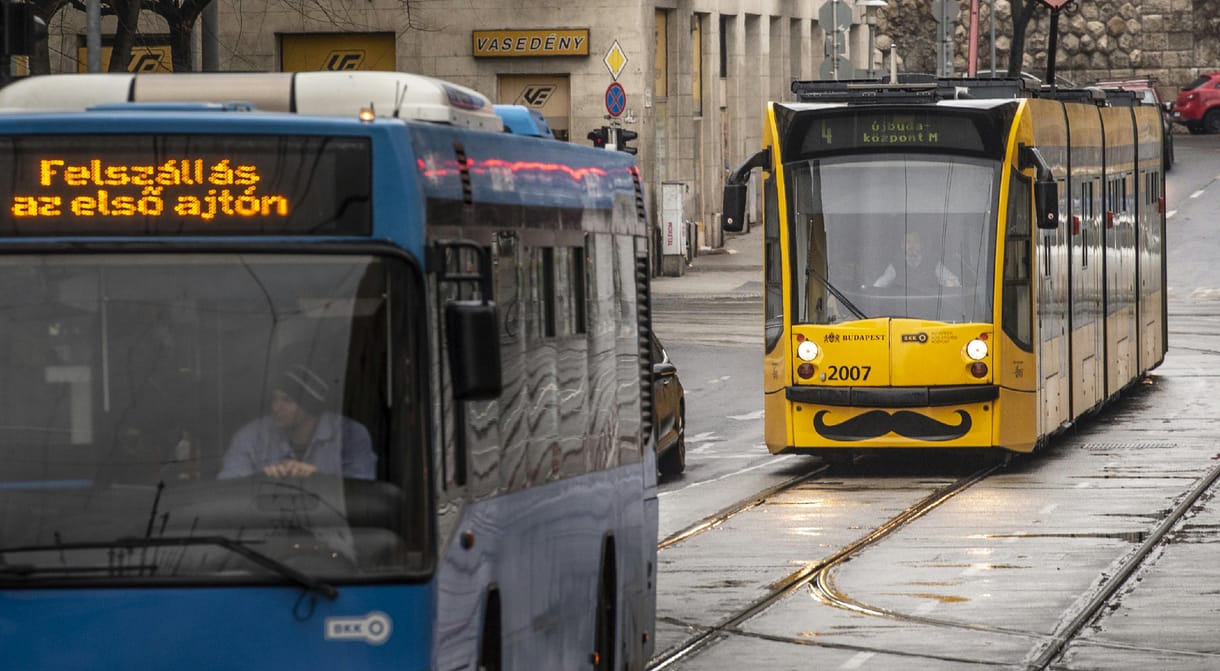 Egész januárban pótlóbuszok helyettesítik a 6-os villamos éjszakai járatait