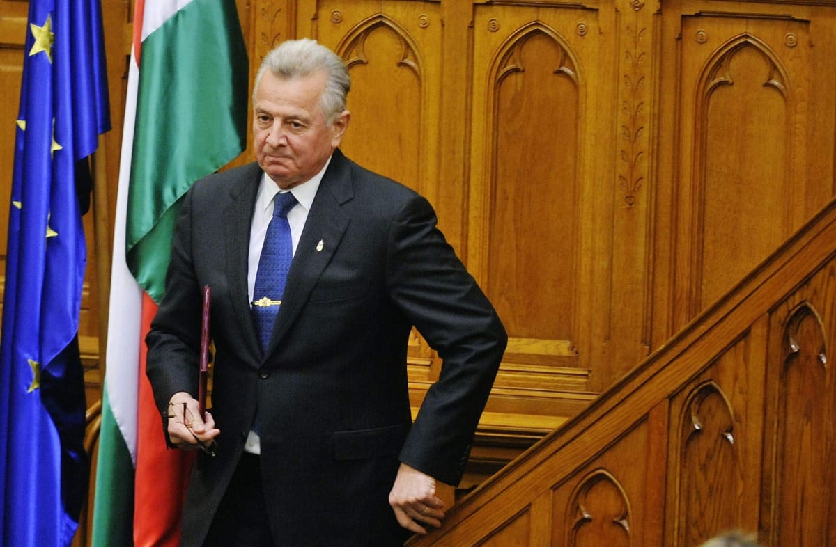 És mi újság Schmitt Pállal?