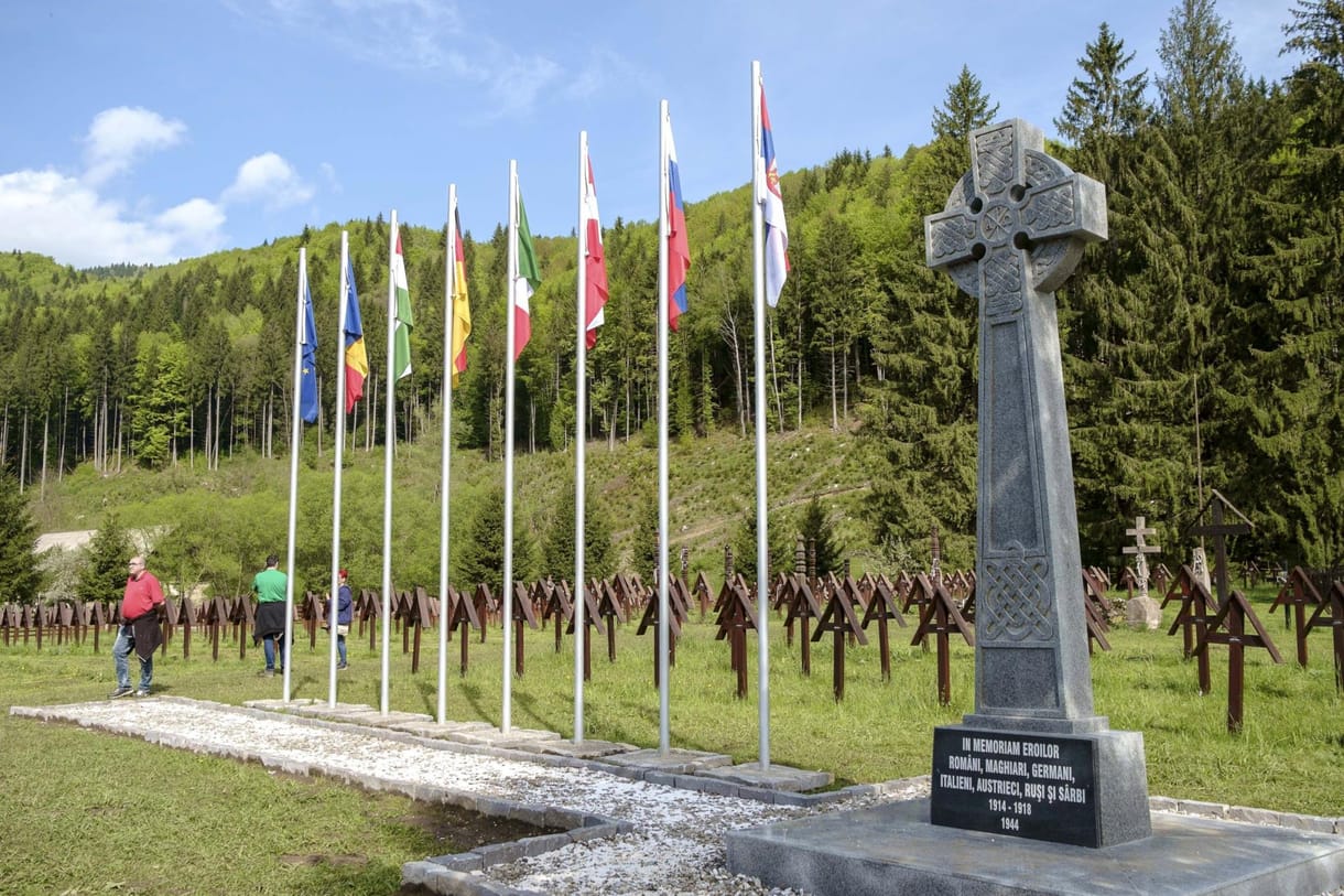 Ismét román nacionalisták akcióztak az úzvölgyi katonatemetőben