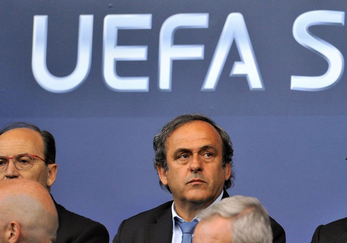 Platini nem megy el a foci-Eb döntőjére