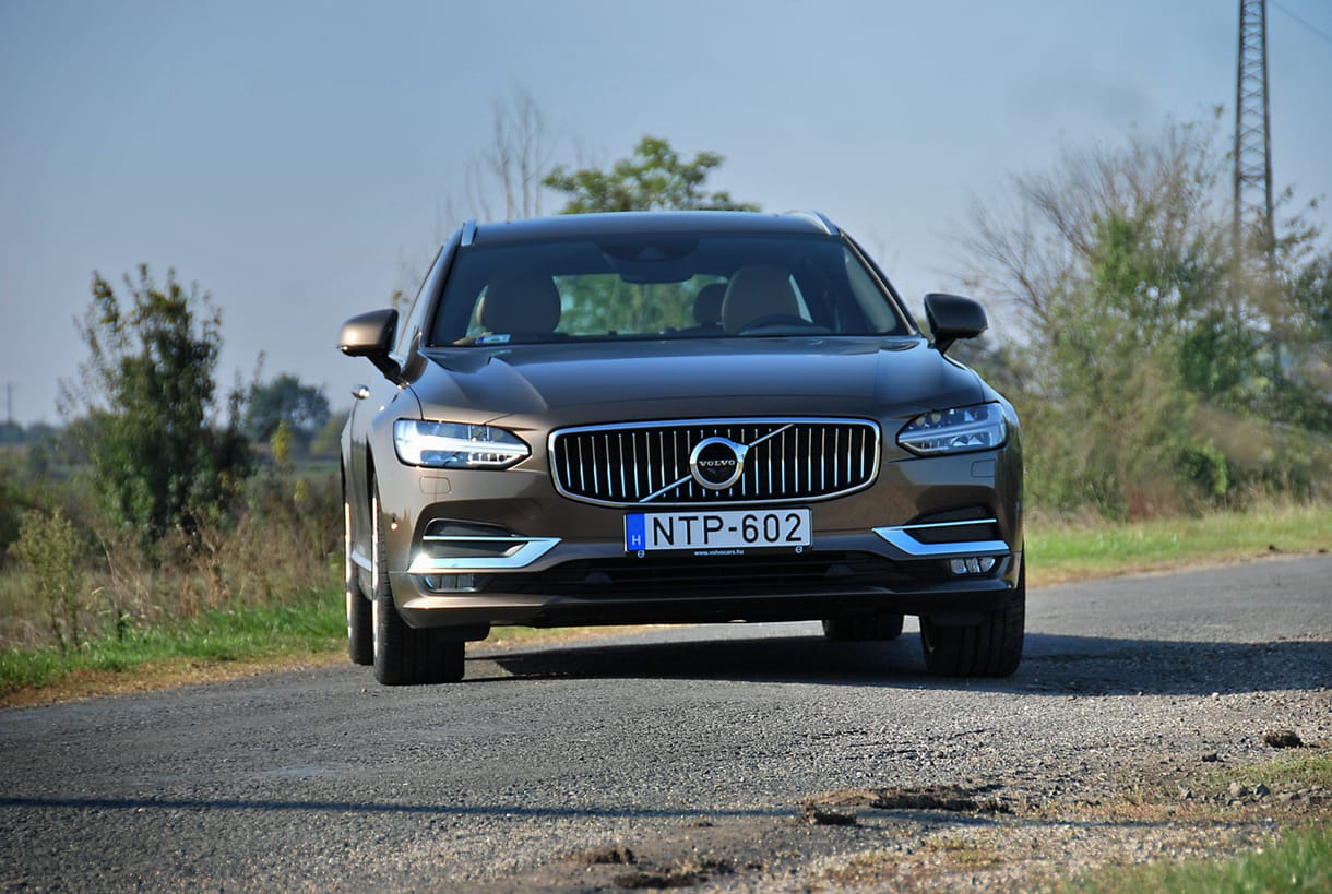 Volvo V90-teszt: ki meri ezt kombinak nézni?
