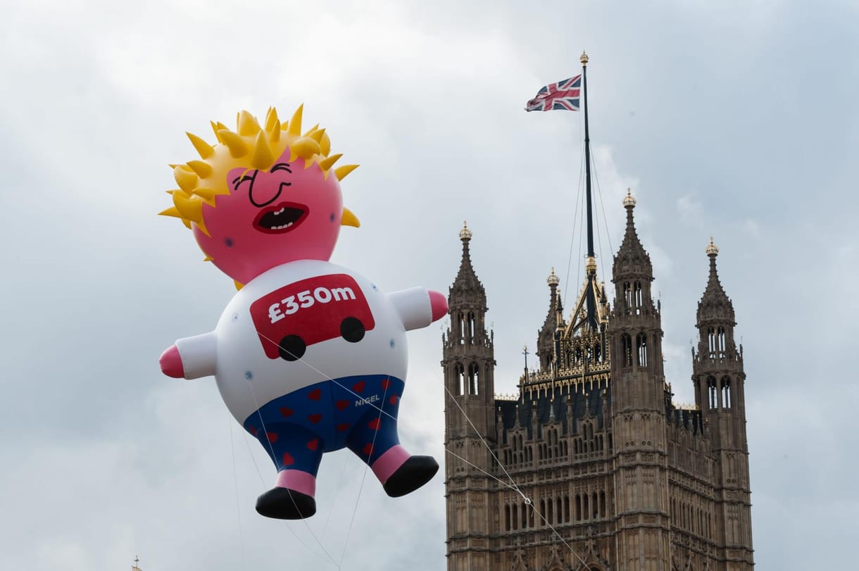 Brexit: két szék között a padlóra eshet Boris Johnson