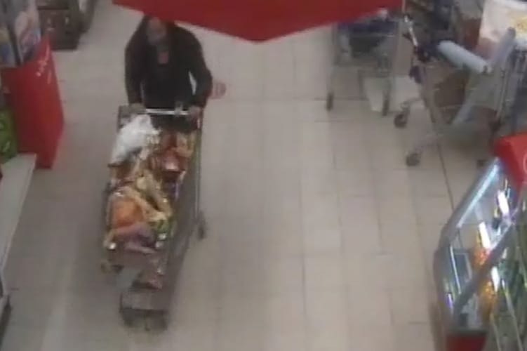 Három nő majdnem ellopott 800 ezer forintnyi árut a soroksári Tescóból