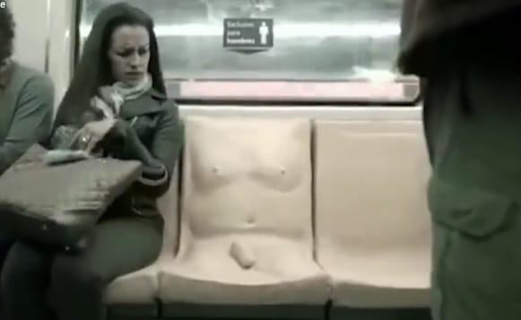 Péniszszéket alakítottak ki a mexikói metrón