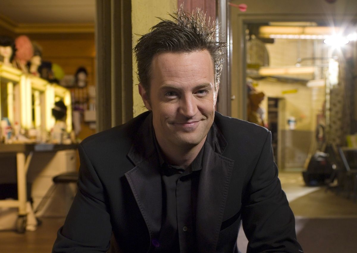 „Gyógyszer nélkül mintha szétfröccsennék a semmi tengerében” – Matthew Perry függőségének története