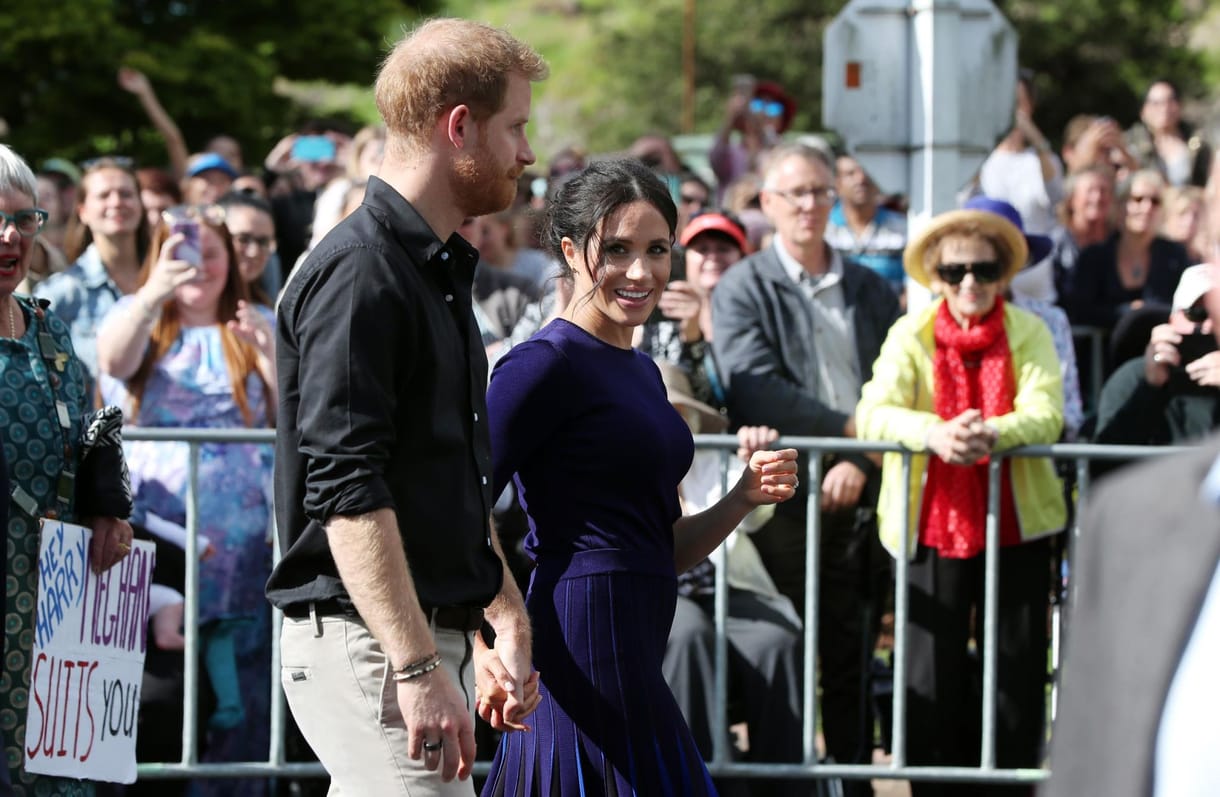 Órákon át állt egy mentőautó Meghan Markle otthona mellett, nagy volt az izgalom
