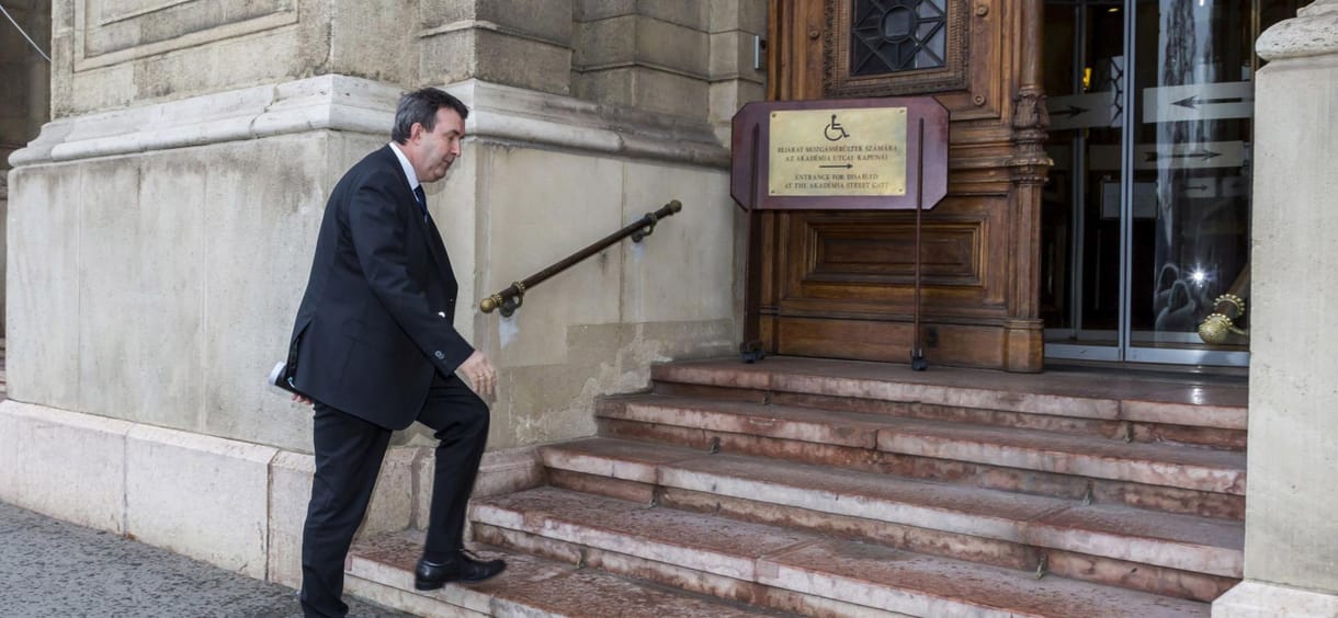 Megint tanácskozáson járt Palkovics az MTA-n