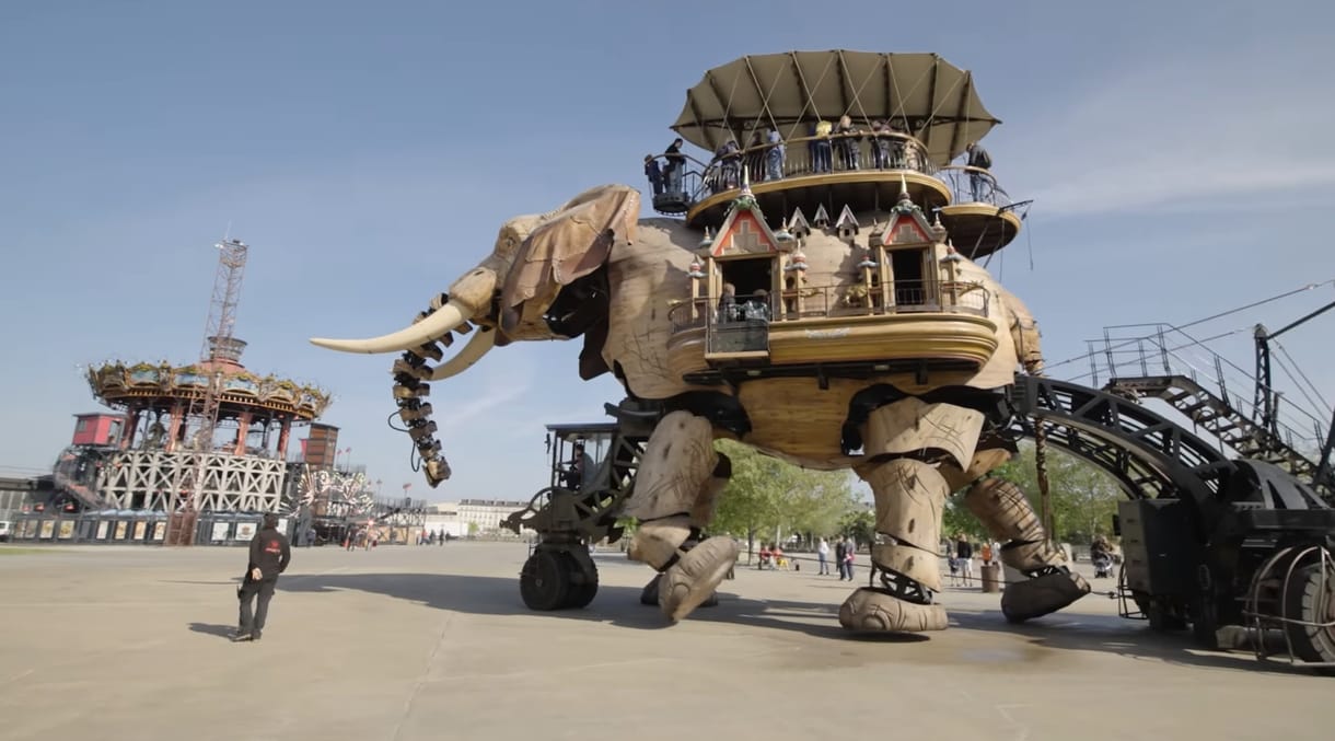 Mad Max élőben: óriási mechanikus elefánt tűnt fel Franciaországban – videó