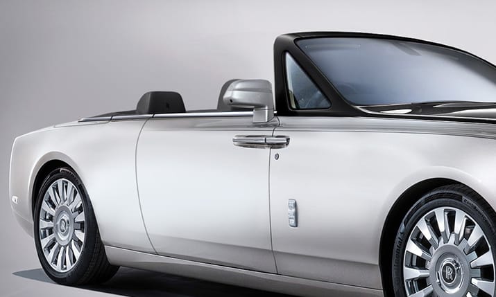 Gyorsan ledobta a tetejét az új Rolls-Royce Phantom