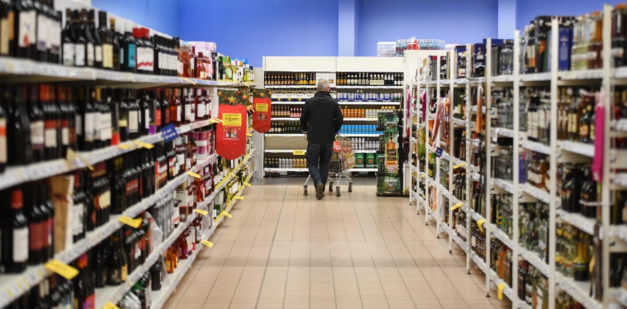 Ellopott 150 ezer forintnyi szeszes italt egy tiszakécskei asszony
