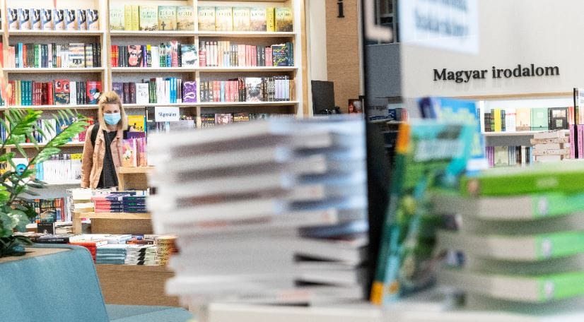Ideológiai janicsárképzővel hódít a könyvszakmában a NER