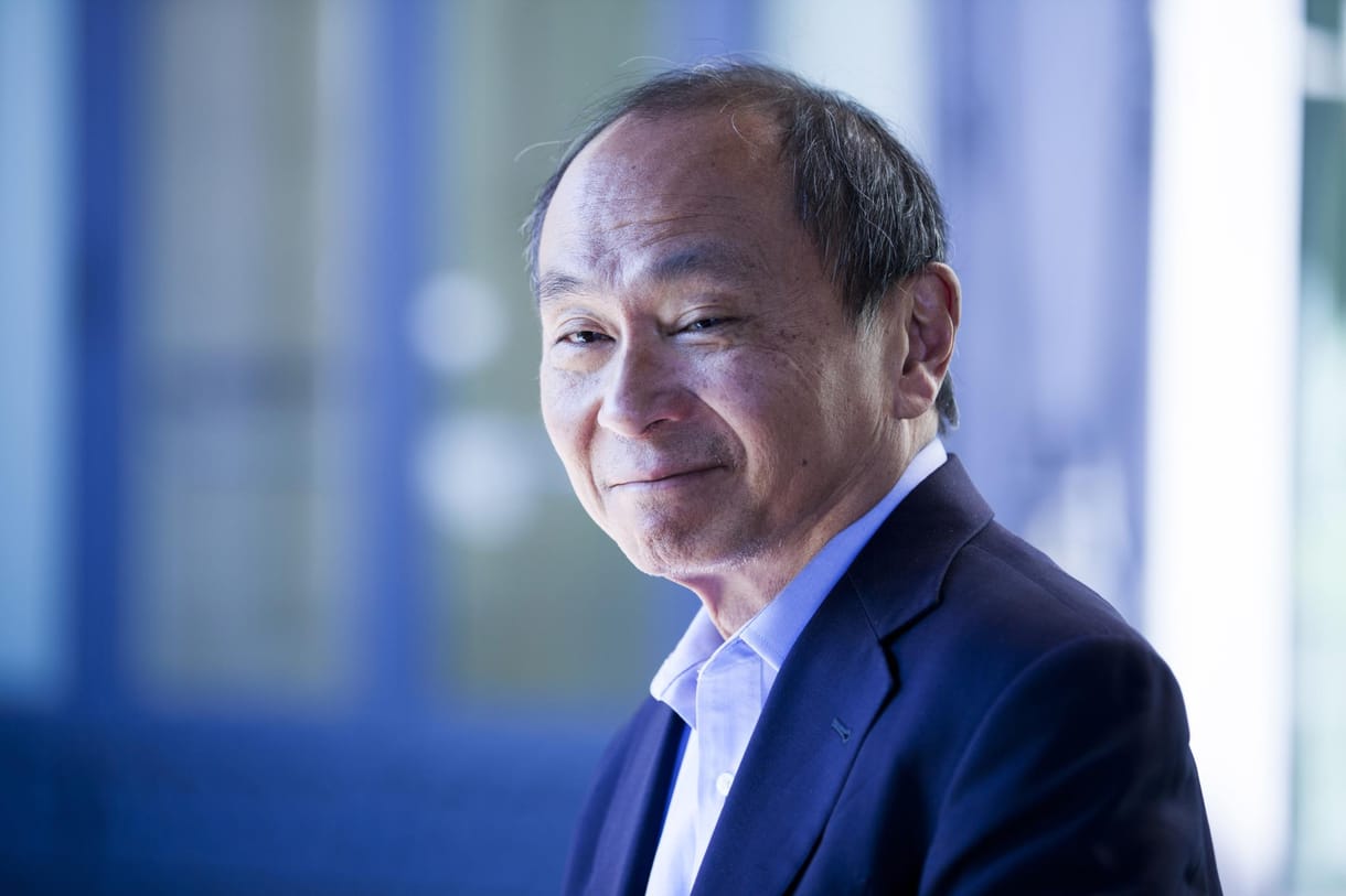 Fukuyama: A végén a demokrácia győz, csak körbejárnak a rendszerek