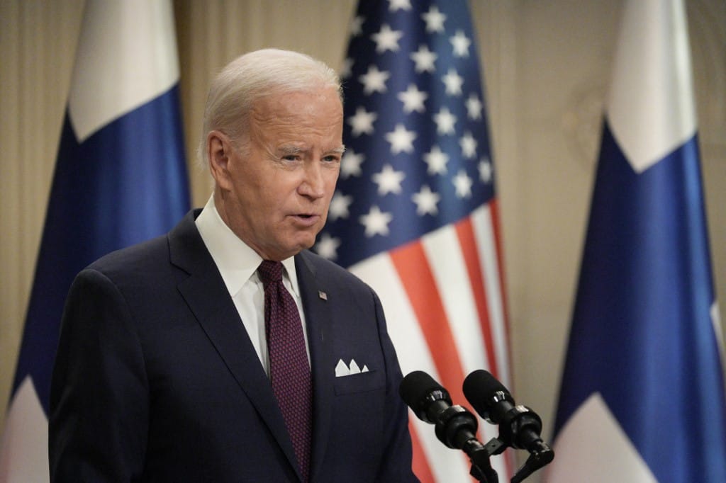 Titkosított dokumentumok: nem emelnek vádat Biden ellen a „rossz memóriája és idős kora” miatt