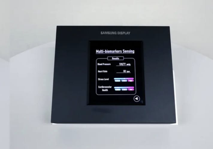 Egyetlen érintéssel megméri a vérnyomást a Samsung új kijelzője