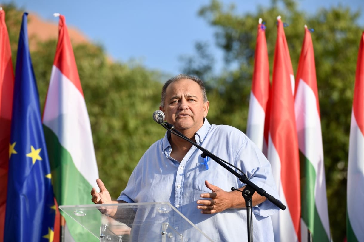 Telex: Tizenkét iskolába sem vették fel az egykori igazgatót, aki elindult a Fidesz ellen