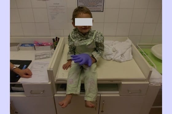 Egymásra mutogat a miskolci utcán talált Gerzson anyja és nevelőapja