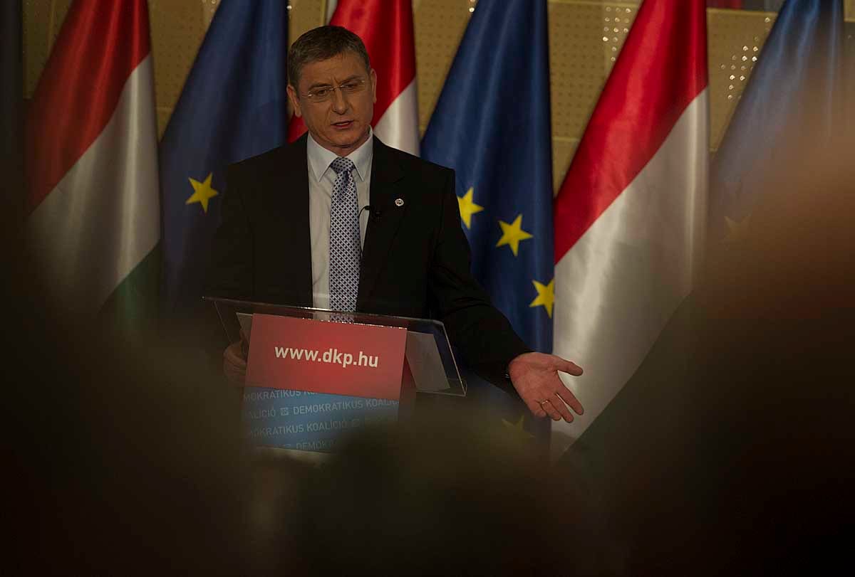 Videó: szobai bortartó előtt meséltek Gyurcsánynak a „Fidesz-rendszer működéséről”