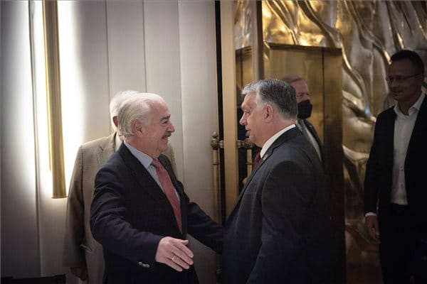 Orbán Viktor Madridban is elmondta, hogy nem sodródhatunk bele a háborúba