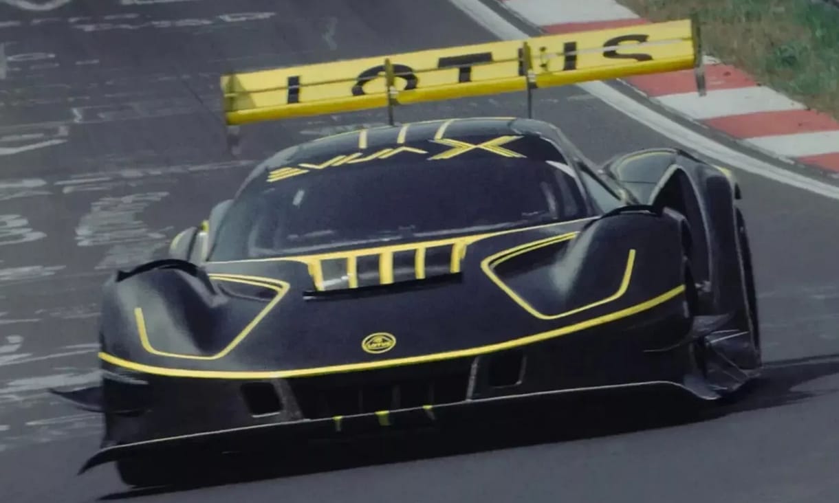 Új rekord: őrült tempót diktál a 2000 lóerős Lotus – videó