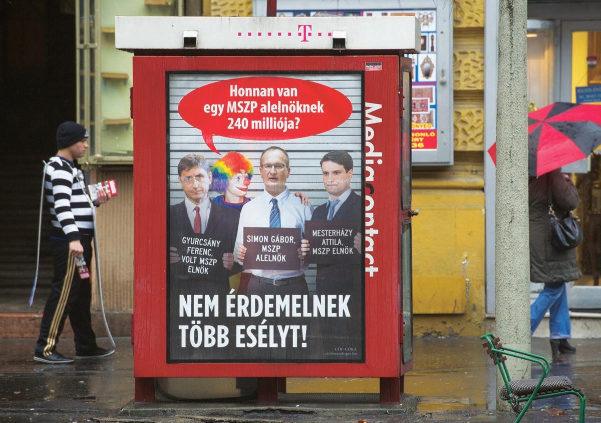 Két újabb Simon-üggyel akarja szétlőni az MSZP-t a Fidesz