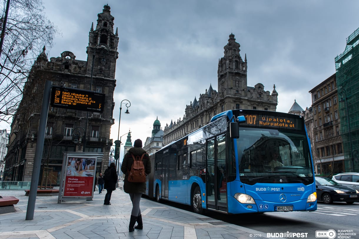 Húsz új buszt állítanak forgalomba Budapesten – fotó