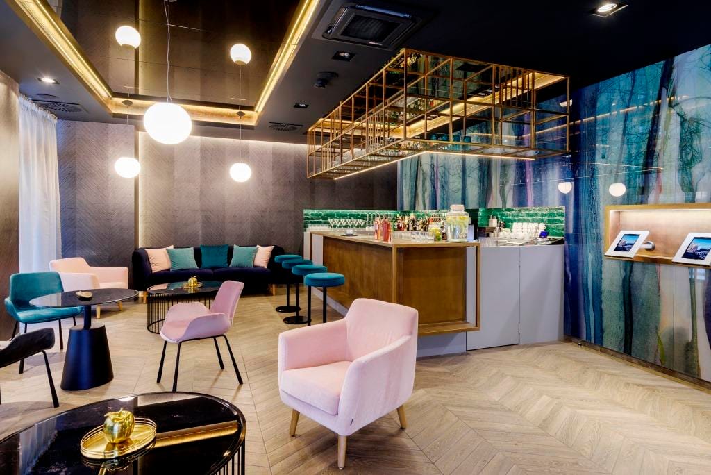 Budapesten nyílt meg az első európai okoshotel – még a szobakulcs is a saját telefonunkban lapul