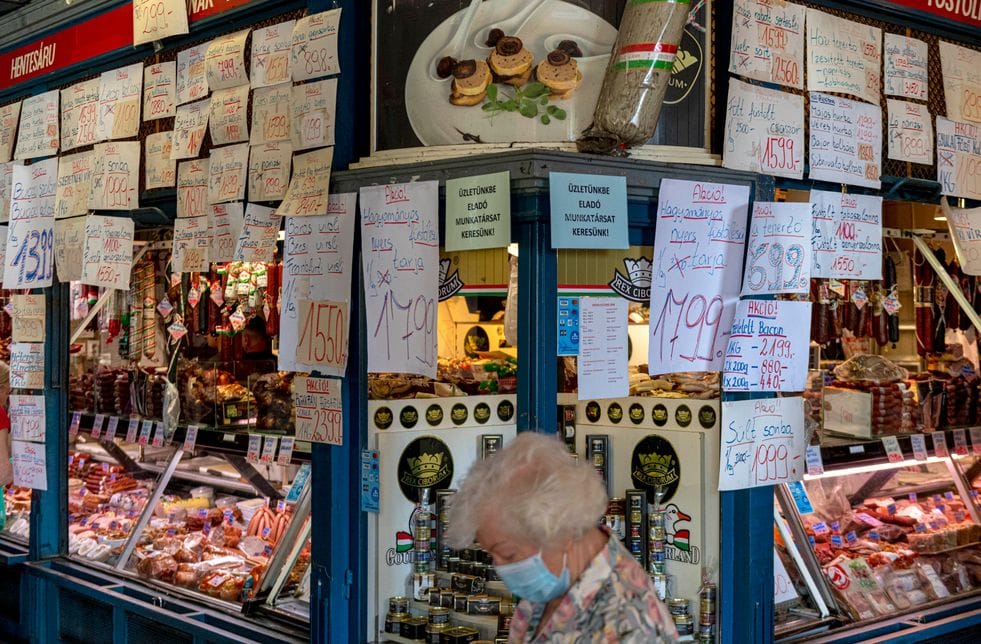 A kormány puha landolással jönne ki a válságból, de elnyújtott szenvedés lehet a vége