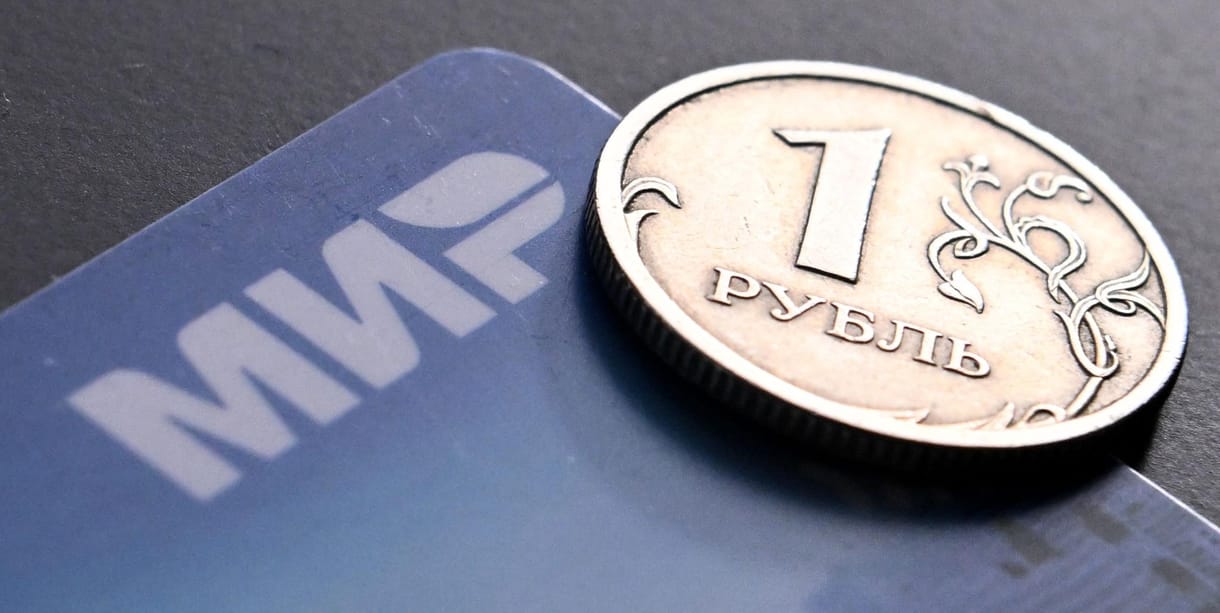 Már a kazah és a vietnami bankok sem fogadják el az orosz Mir-kártyákat