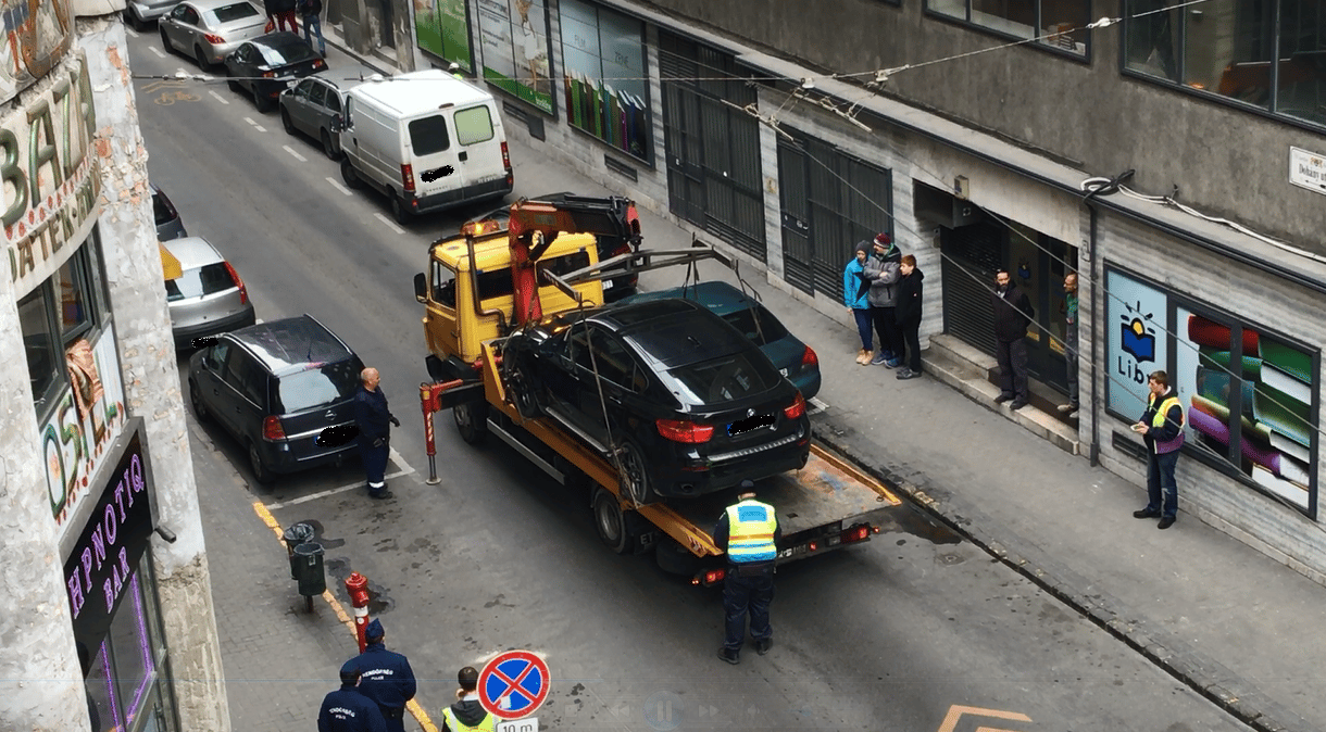 Megjelent Budapesten a parkolóhelyek Uberje