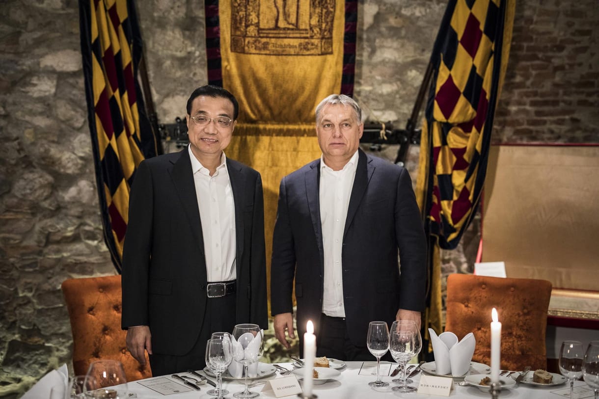 Egyet találgathat, ki járt még Orbán és a kínai miniszterelnök előtt az Alabárdos étteremben! 