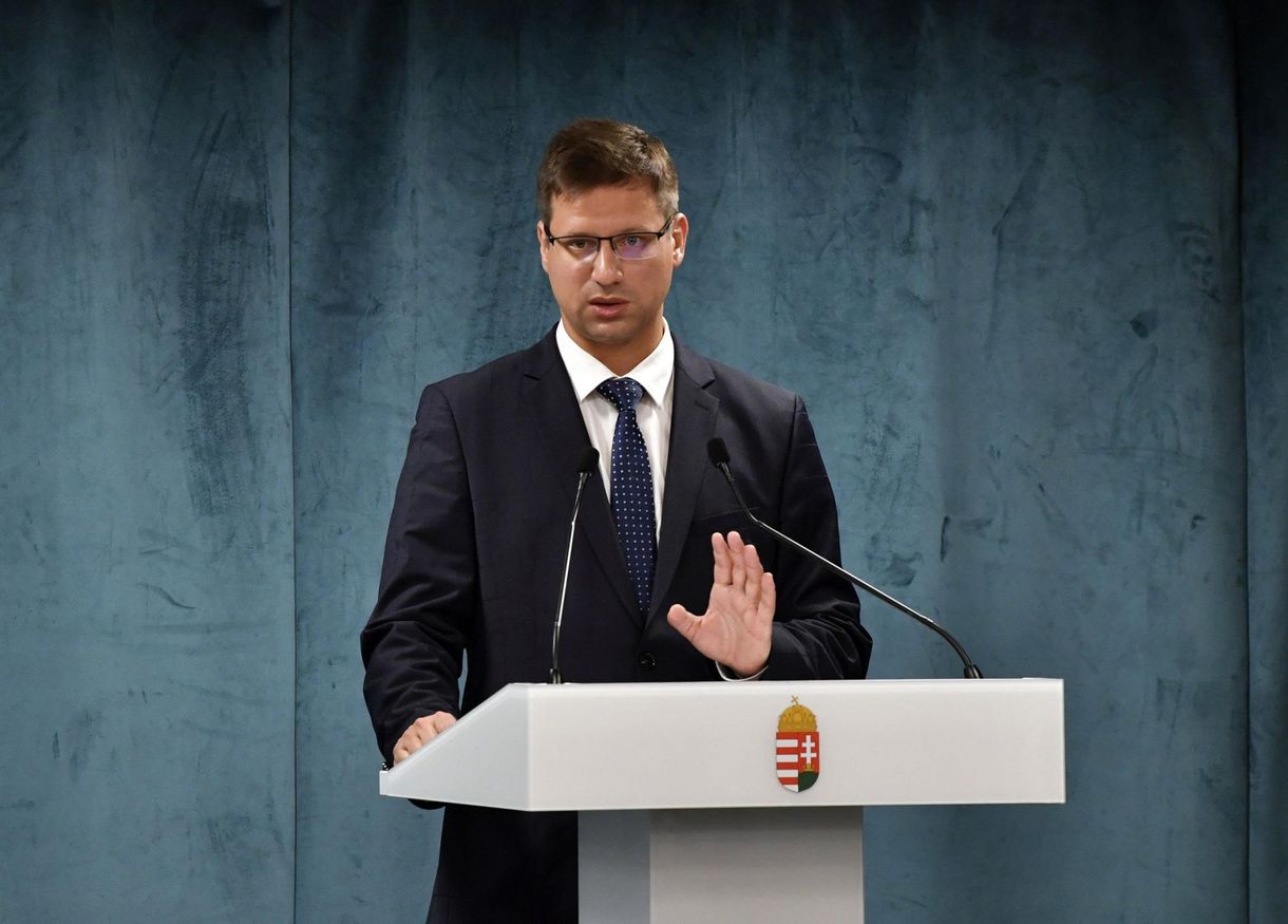 Gulyás Gergely és Orbán Balázs hatósági karanténba került 