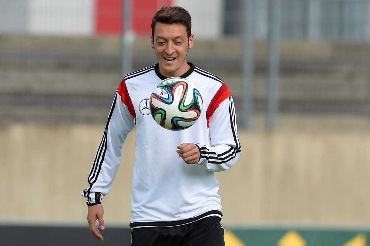 Özil: 