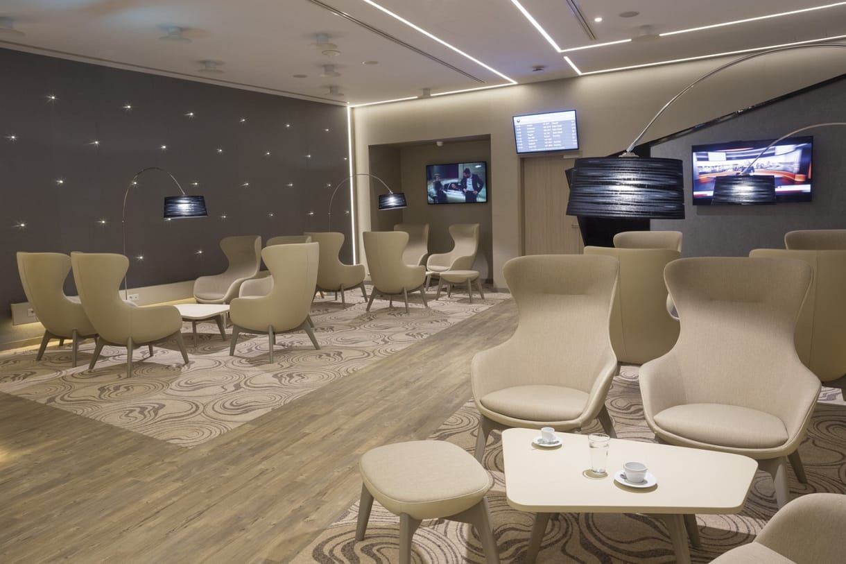 A Budapest Airport elindította első VIP szolgáltatását. Kísérő, hordár, új váró is jár
