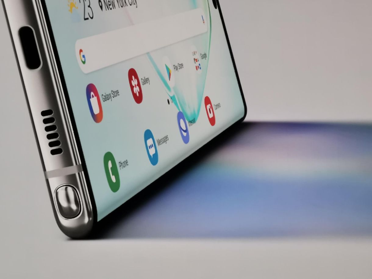 Villámgyors és jókora memóriát kaphat a Samsung Galaxy S11
