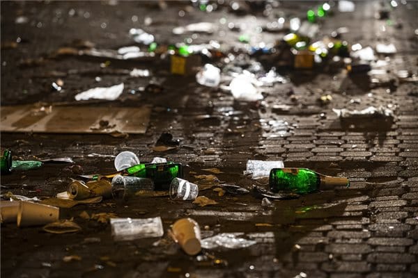 100 köbméter szemetet hagytak maguk után a bulizók