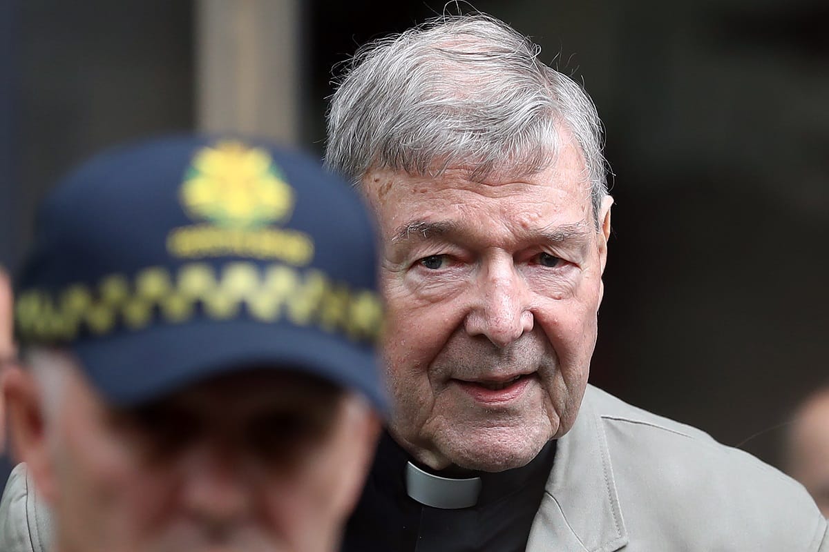 Hat év börtönt kapott a pedofil bíboros